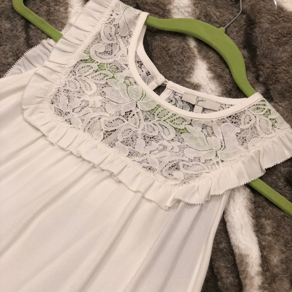Joie flowy white tank- perfect for summer 🌻🌞